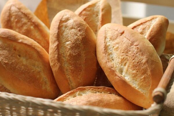 Bánh mì sau khi nướng vàng đều, giòn tan